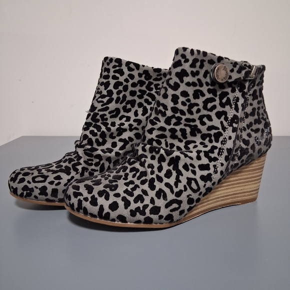 Blowfish Shoes - Blowfish Gray Leopard Ankle Booties